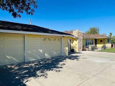 975 Princeton Avenue N, Coalinga, CA 93210