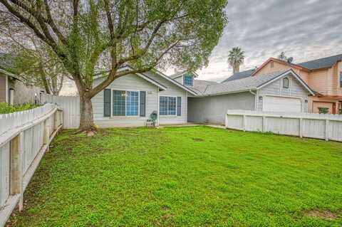 4665 Yale Avenue W, Fresno, CA 93722