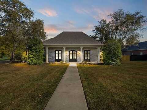 135 MERLOT DR, LAKE CHARLES, LA 70611