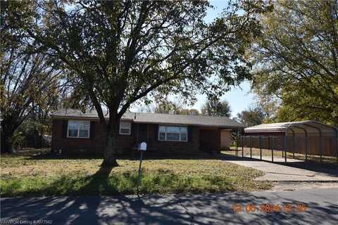 1406 Choctaw AVE, Sallisaw, OK 74955