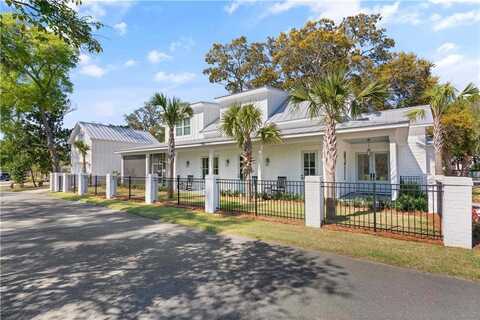 1195 George Lotson Ave, Saint Simons Island, GA 31522