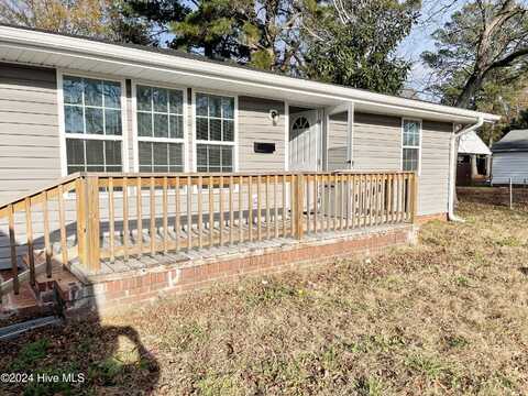 215 Seventh Street, Ayden, NC 28513