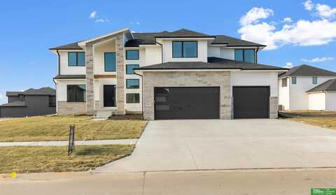 5508 Kestrel Parkway, Elkhorn, NE 68022