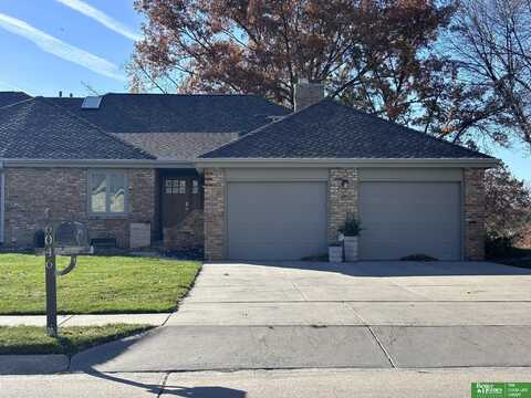 6046 Oak Hills Drive, Omaha, NE 68137