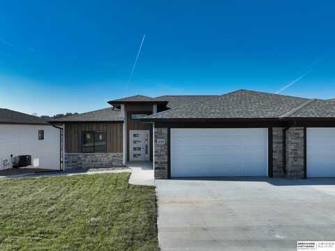 1129 Sandhill Road, Louisville, NE 68037