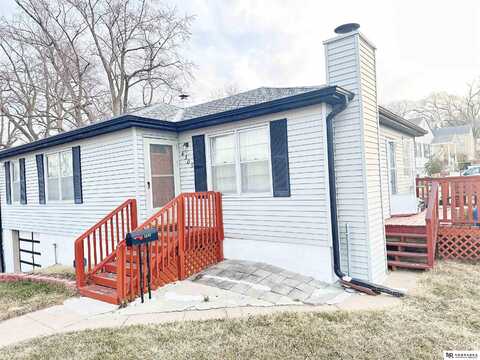 4305 N 54th Street, Omaha, NE 68104