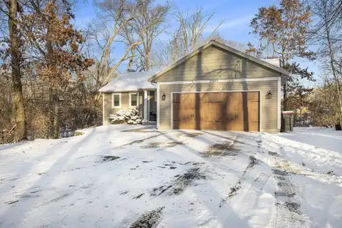 11461 Grand River Drive SE, Lowell, MI 49331