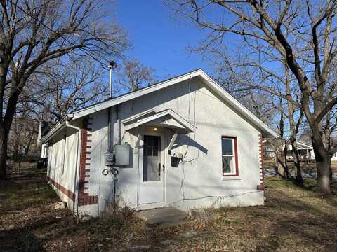 609 S Chicago Place, Bolivar, MO 65613