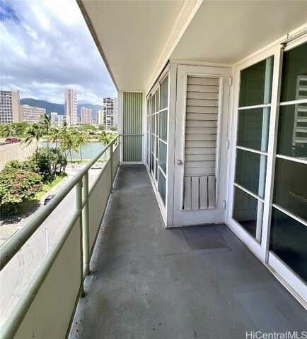 445 Kaiolu Street, Honolulu, HI 96815