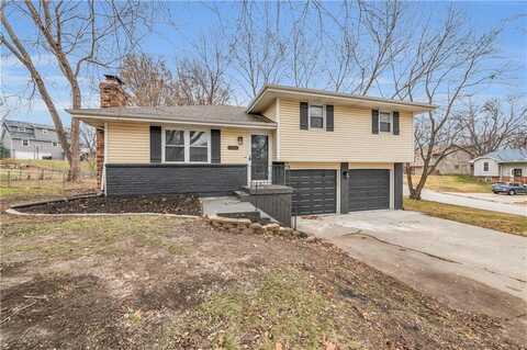 6701 NW Hidden Valley Road, Kansas City, MO 64152