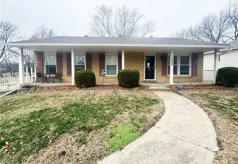 7522 N Virginia Avenue, Gladstone, MO 64118