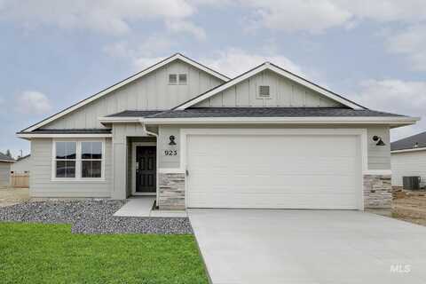 923 E 19th N St, Mountain Home, ID 83647