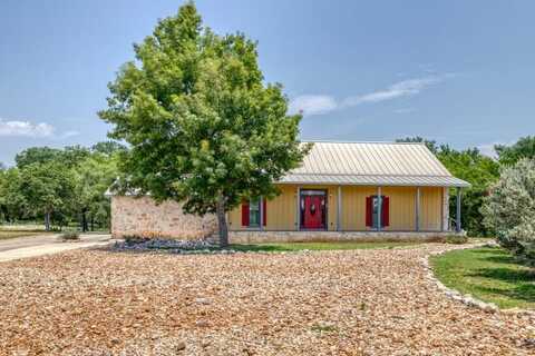 28 N River Place Rd, Rio Frio, TX 78879