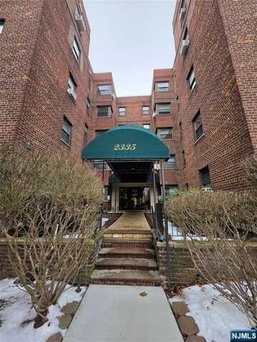 2335 Hudson Terrace B2, Fort Lee, NJ 07024