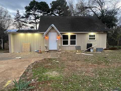 512 Hilltop Dr., Longview, TX 75604