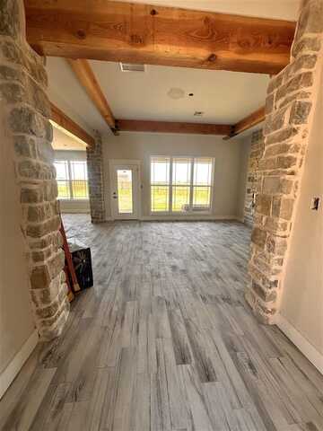 208 Meadowlark Lane, Geronimo, OK 73543