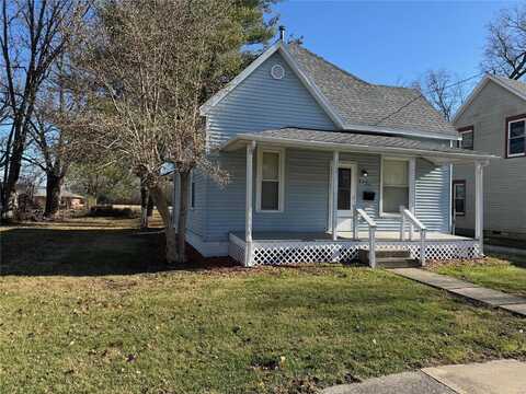 804 N MAIN ST, Saint Elmo, IL 62458