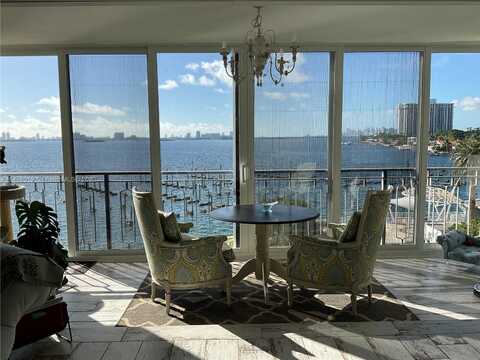 11111 Biscayne Blvd, Miami, FL 33181