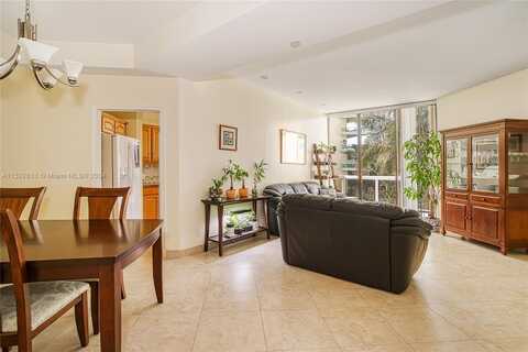 20185 E Country Club Dr, Aventura, FL 33180