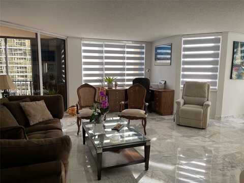 1925 Brickell Ave, Miami, FL 33129
