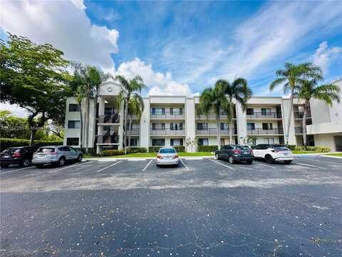 10818 W Clairmont Cir, Tamarac, FL 33321