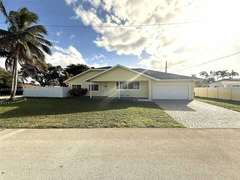 4361 NE 13th Ter, Oakland Park, FL 33334