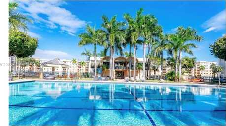 9350 Fontainebleau Blvd, Miami, FL 33172