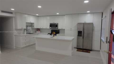 13455 SW 9th Ct, Pembroke Pines, FL 33027