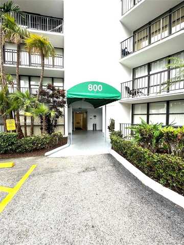 800 Parkview Dr, Hallandale Beach, FL 33009