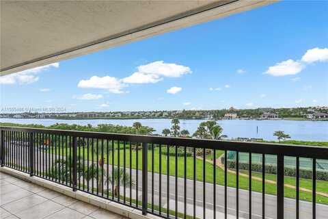 19670 Beach Rd, Jupiter, FL 33469