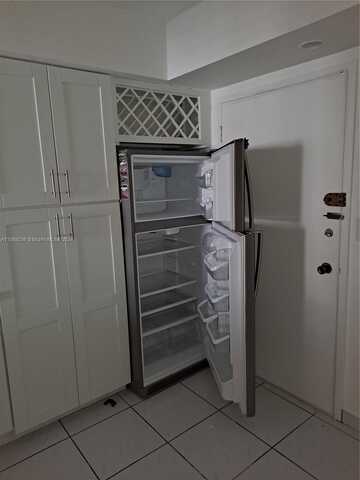 undefined, Miami, FL 33179