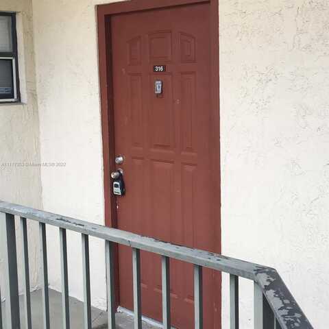 3252 Foxcroft Rd, Miramar, FL 33025