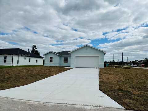 426 Mercedes Ct, Lehigh Acres, FL 33972