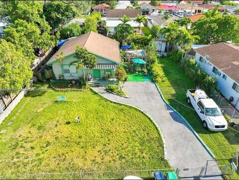 6738 SW 14th St, Miami, FL 33144