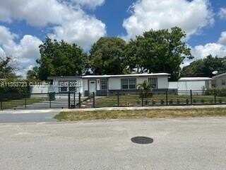 3561 NW 3rd St, Lauderhill, FL 33311