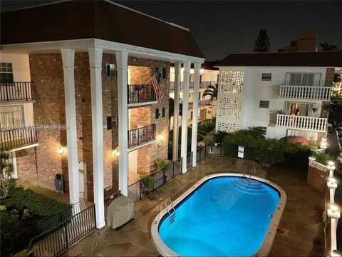 2424 NE 9th St, Fort Lauderdale, FL 33304