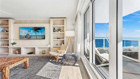 102 24th St, Miami Beach, FL 33139