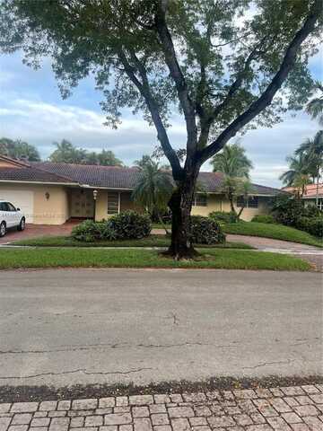 16120 E Troon Cir, Miami Lakes, FL 33014