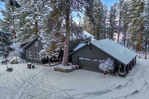 1717 Pine Lakes Ranch Drive, Cascade, ID 83611