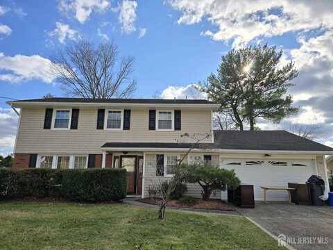 18 1st Avenue, Monroe, NJ 08831