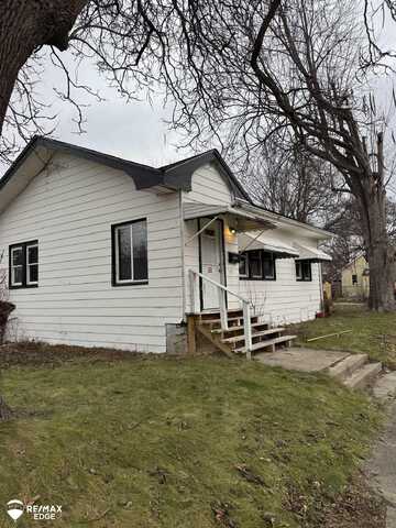 1221 Stocker, Flint, MI 48503