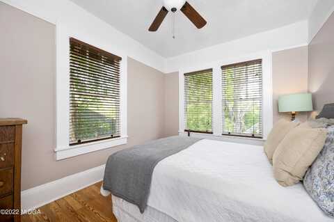 Vineville, MACON, GA 31204