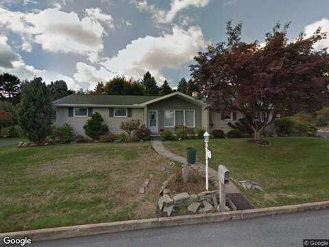 Kingstead, SLATINGTON, PA 18080