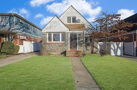 82-13 258th Street, Glen Oaks, NY 11004