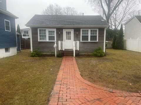 214 Douglas Avenue, West Islip, NY 11795