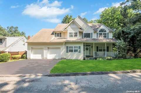 33 Potter Lane, Huntington, NY 11743