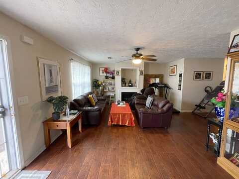 Tew, COVINGTON, GA 30014