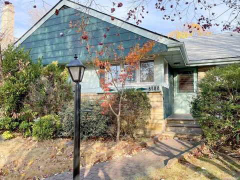 75-15 196th, Fresh Meadows, NY 11366