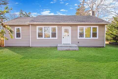 95 Fairway Avenue, Riverhead, NY 11901