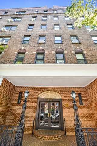 35-35 75, Jackson Heights, NY 11372